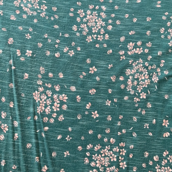 Very comfy top! Soft. Flutter sleeve. - Picture 2 of 4